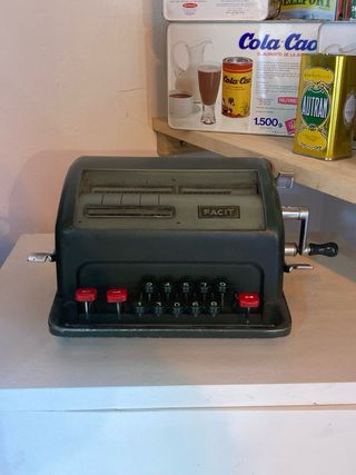 Calculadora Mecánica Antigua Facit