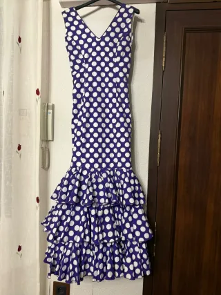 Traje de flamenca morado y blanco hecho a mano