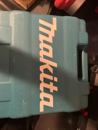 Grapadora Makita Neumática