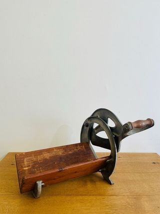 Rabanadora de pan francesa antigua