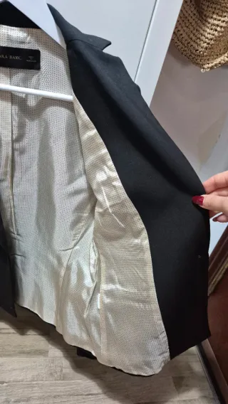 Blazer Zara entallada negra Talla M