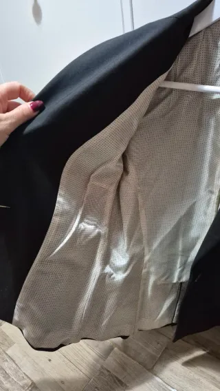 Blazer Zara entallada negra Talla M