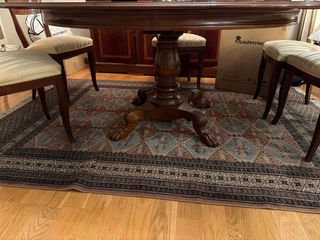 Mesa redonda extensible y 6 sillas comedor madera