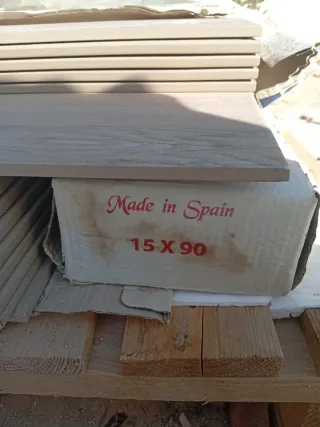 Azulejo imitación madera