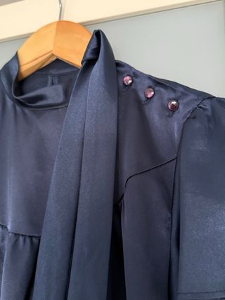 Camiseta manga corta azul eléctrico satinado