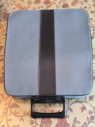 Máquina de escribir Olivetti Lettera 32