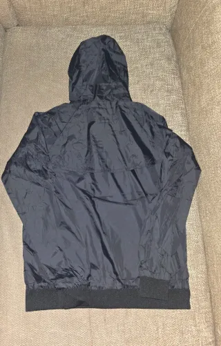 Chaqueta cortavientos Nike negra