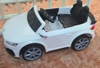 Carrito niño Audi TT Roadster blanco