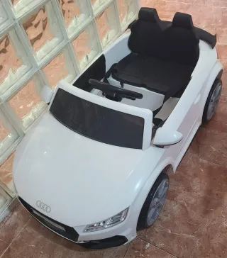 Carrito niño Audi TT Roadster blanco