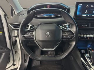 Peugeot 5008 .