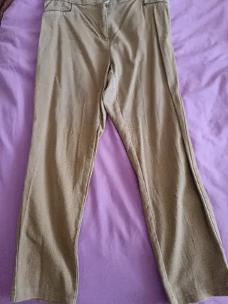 Consegna di abbigliamento donna taglia 44 vario