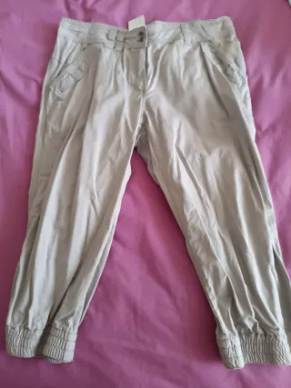 Consegna di abbigliamento donna taglia 44 vario