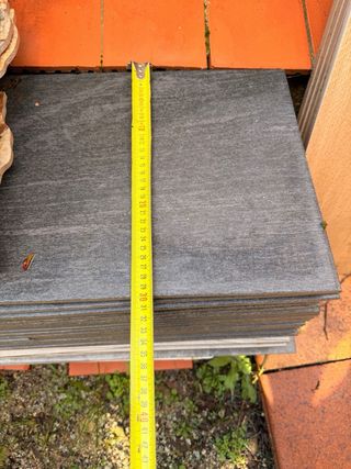 Azulejos negros 30x60 23 piezas 4,14m2 35 euros