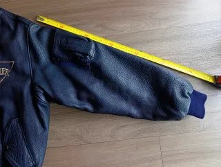 Chaqueta Bomber Piel Gris Plomo con Bordados