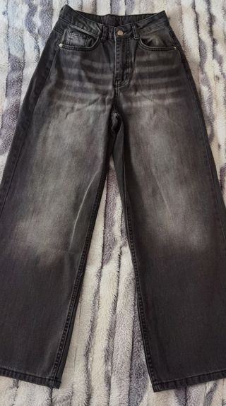 Pantalón gris de talle alto