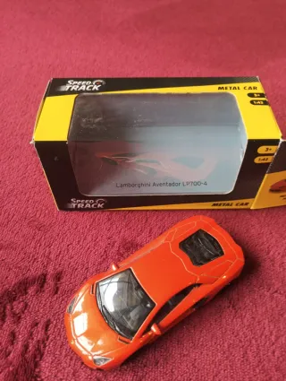 Coche Metálico Lamborghini Aventador LP700-4