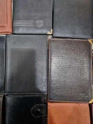 Billeteras de hombre en buen estado
