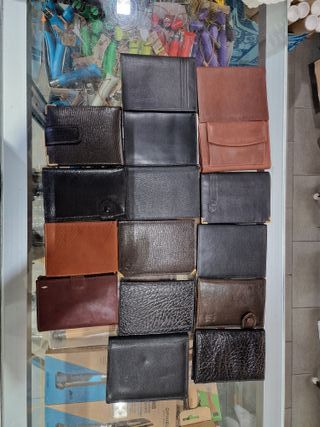Billeteras de hombre en buen estado