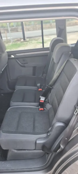 Volkswagen Touran 2011