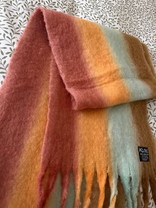 Bufanda Kbas multicolor con flecos