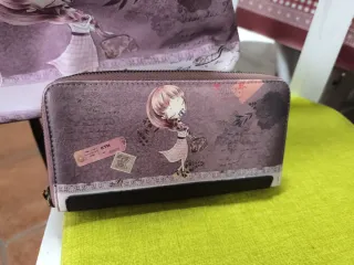 Bolso y cartera morado y marrón