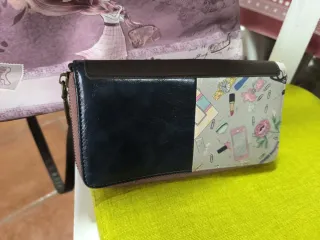 Bolso y cartera morado y marrón