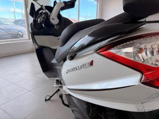 Moto SYM MAXSYM 400i Maxiscooter Blanca