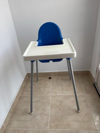 Trona bebé azul y blanca