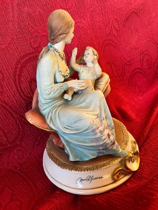 Statua Capodimonte Maternità