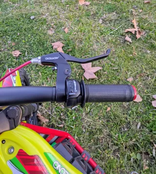 Moto eléctrica infantil Mecatecno T12