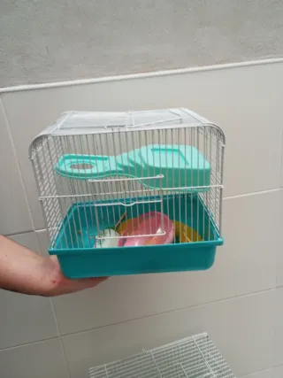 Jaula para hámster con accesorios