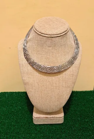 Gargantilla bohemia espirales griegas