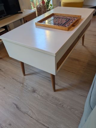 Mesa centro elevable blanco y madera