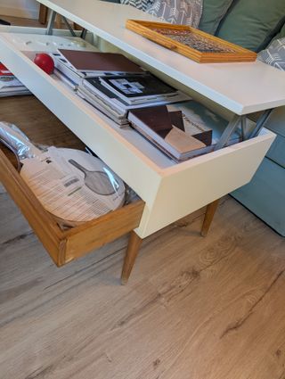 Mesa centro elevable blanco y madera