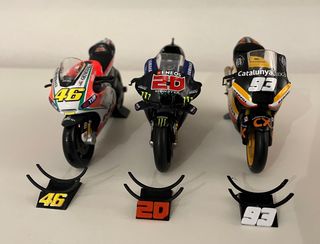 5x Custom Stands 1:18 with numers