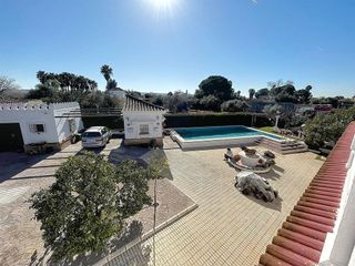 Chalet en venta en Sanlúcar la Mayor