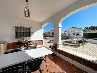 Chalet en venta en Sanlúcar la Mayor