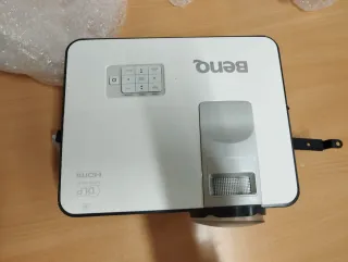 Proyector BenQ Negro y Blanco