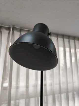 Lámpara de Pie IKEA HEKTAR Negra