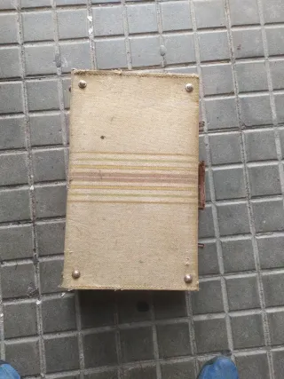 Maleta antigua de tela