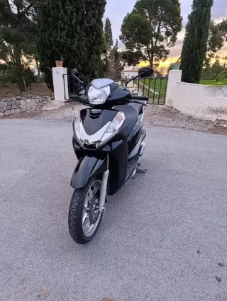 Honda SH 300i Scooter Automática