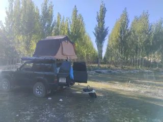 Tienda de techo 4x4  más avance. Seminuevo