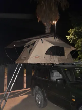 Tienda de techo 4x4  más avance. Seminuevo