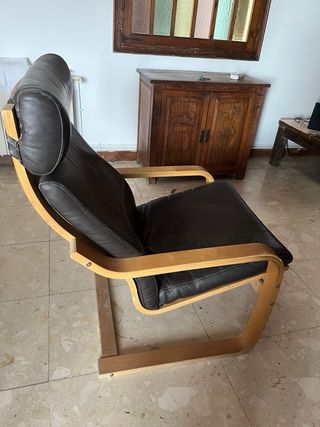 Butaca IKEA cuero y madera