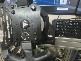 Base TGTII con volante Ferrari y semivolante