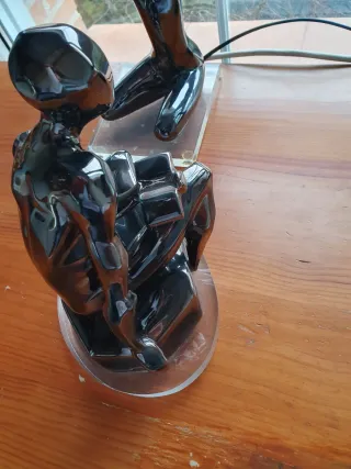 Due sculture per ufficio