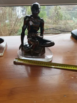 Due sculture per ufficio