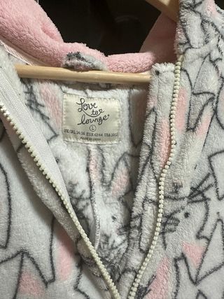 Pijama de invierno con estampado de conejos