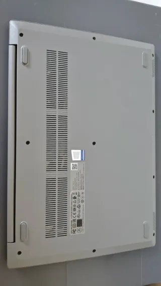 Portátil Lenovo Plata y Negro