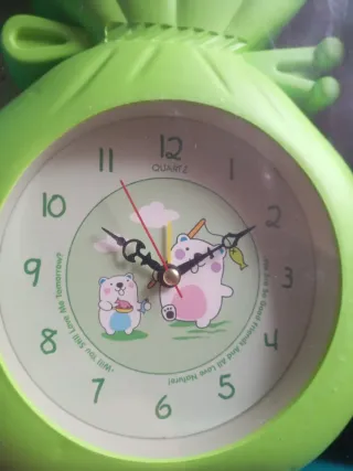 Reloj infantil de pared verde